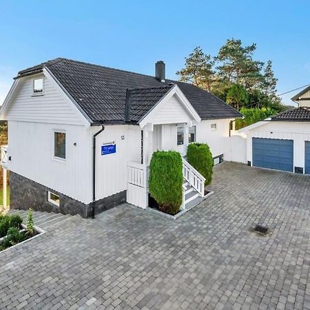 Romslig Og Fin Leilighet 17 Min Til Kristiansand Centrum Nodeland Exteriör bild
