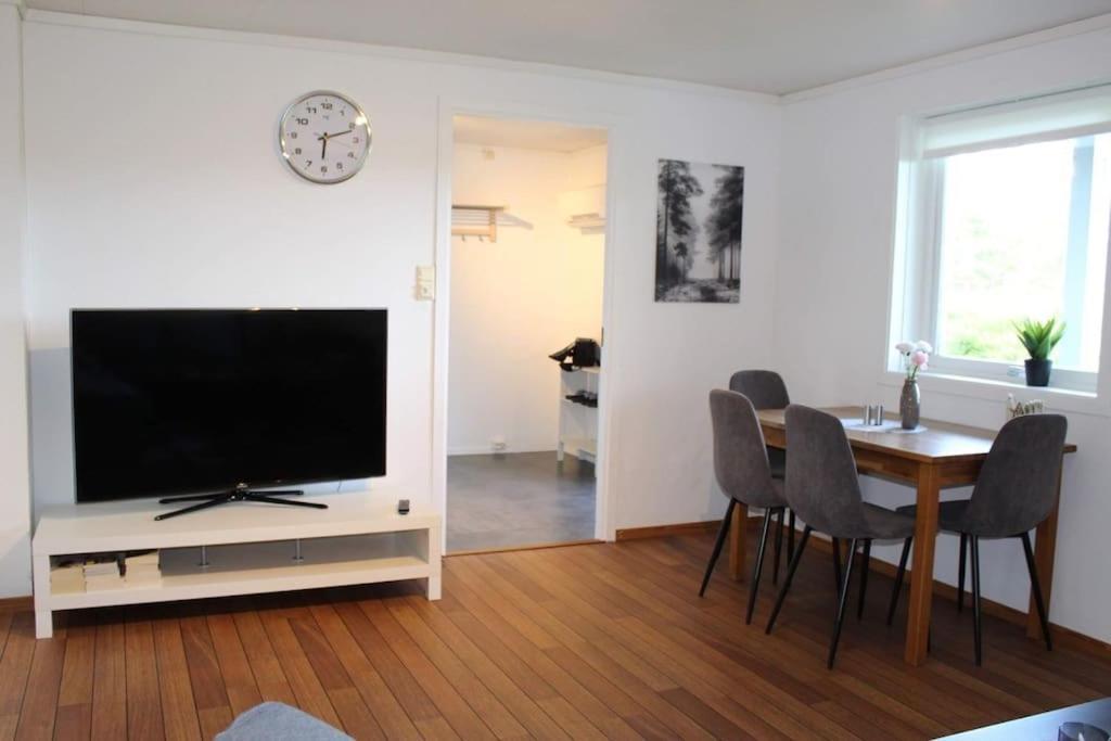 Romslig Og Fin Leilighet 17 Min Til Kristiansand Centrum Nodeland Exteriör bild